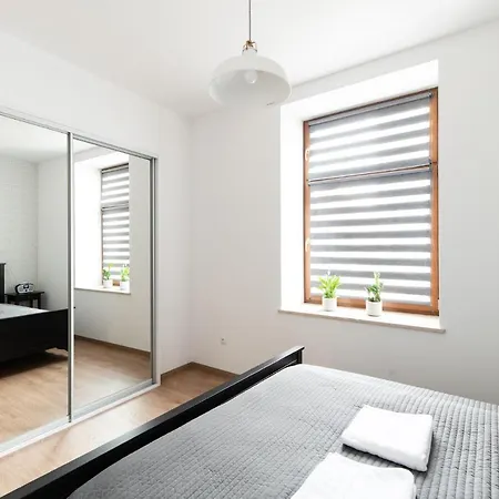 Neo Unique & Bright Apartments, Free Parking, 15Min Old Town & Kazimierz - By Homelike Krakow-3